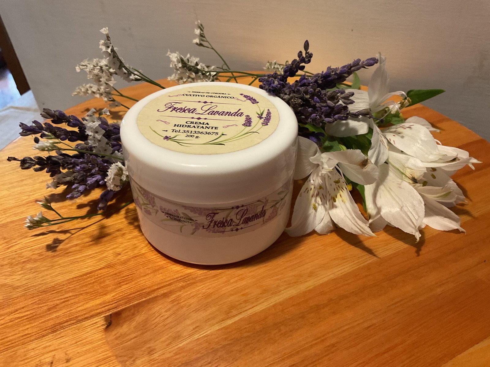Crema facial de lavanda con vitamina E y colageno contenido neto 100 gr.